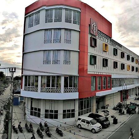 Grand Indobaru Hotel Selatpanjang エクステリア 写真