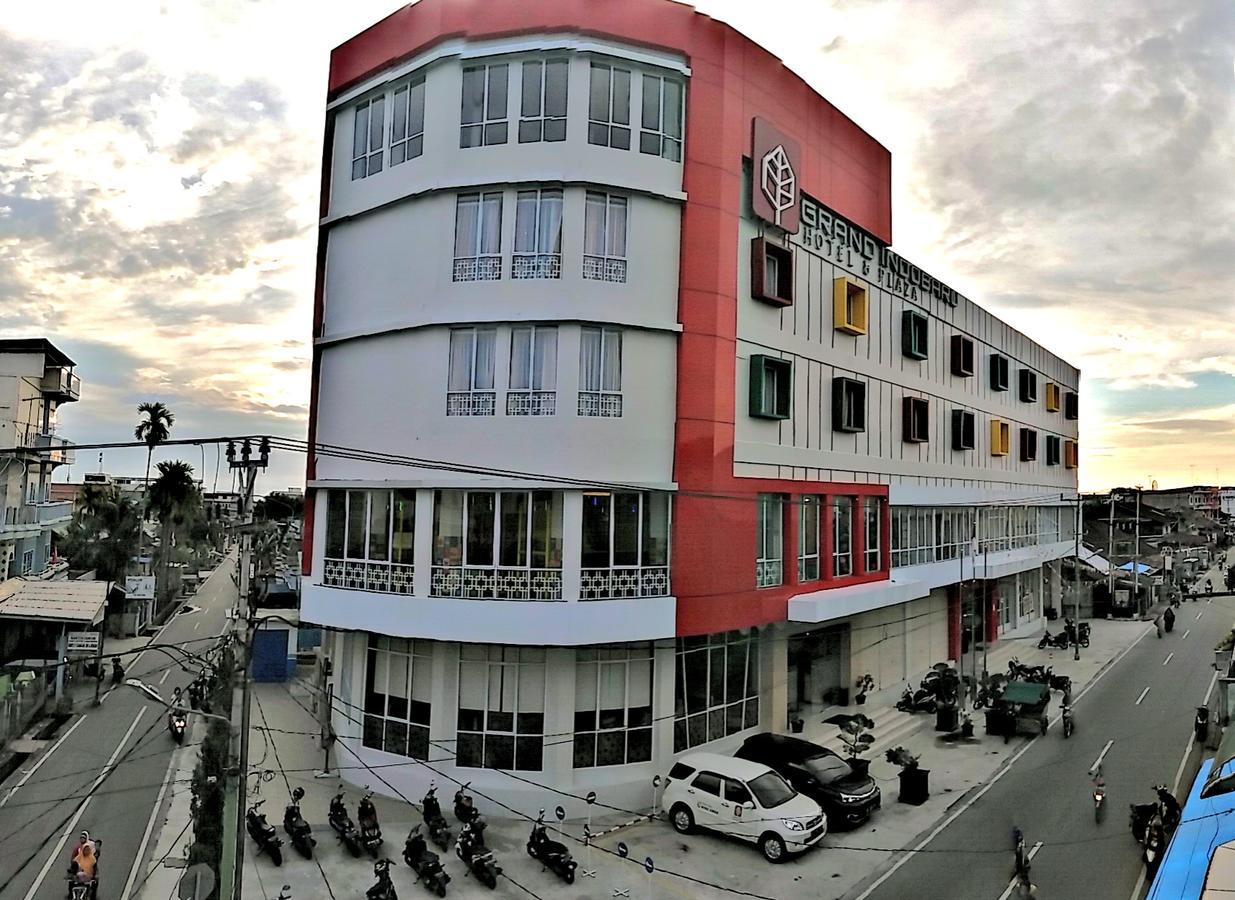 Grand Indobaru Hotel Selatpanjang エクステリア 写真