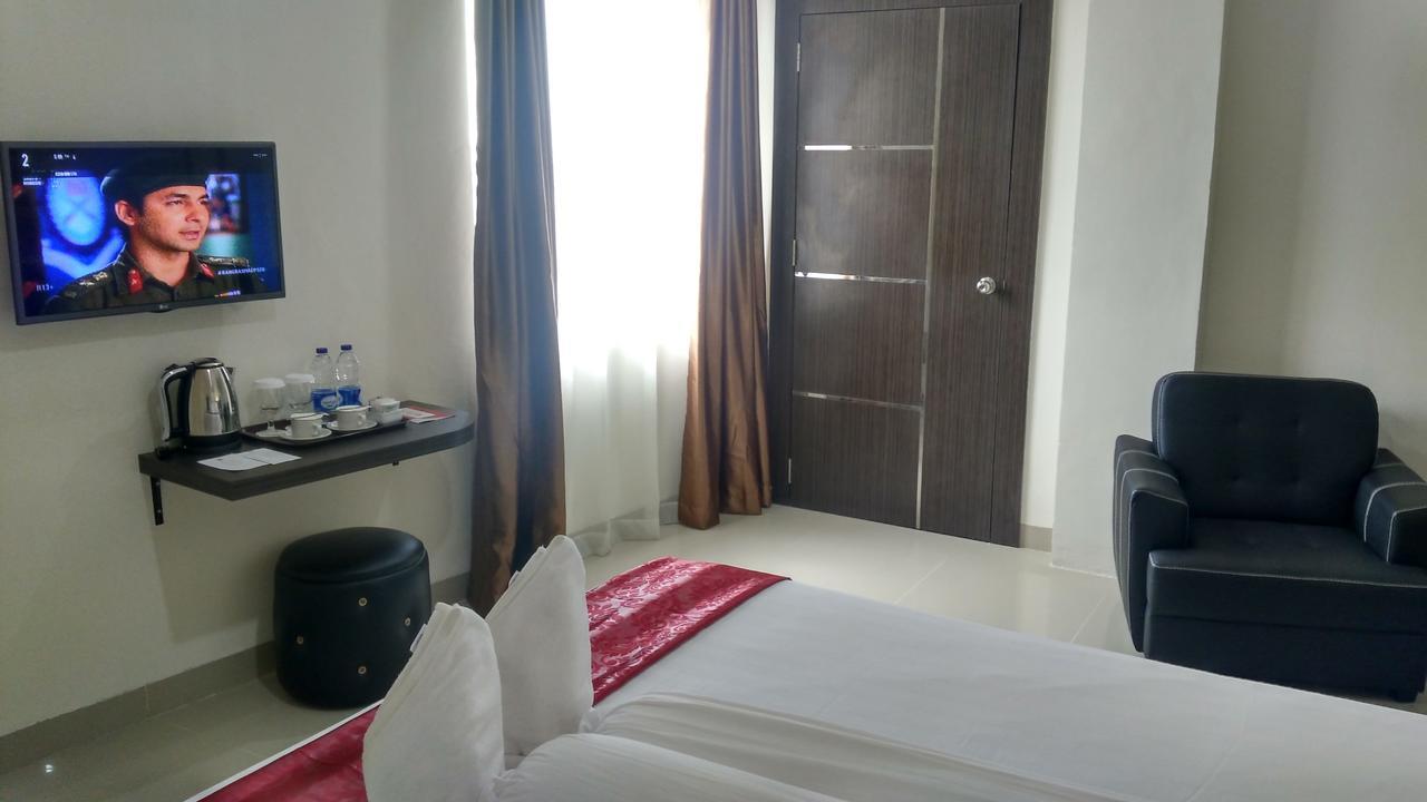 Grand Indobaru Hotel Selatpanjang エクステリア 写真